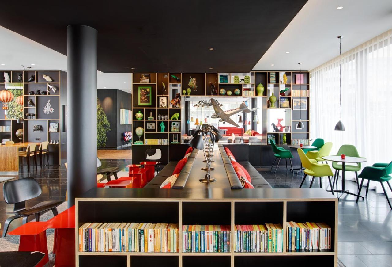 Hotel Citizenm Paris Charles De Gaulle Airport Le Mesnil-Amelot Esterno foto Interior of the hotel