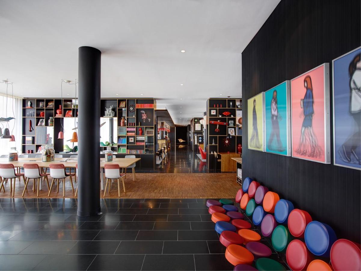 Hotel Citizenm Paris Charles De Gaulle Airport Le Mesnil-Amelot Esterno foto Interior of the hotel
